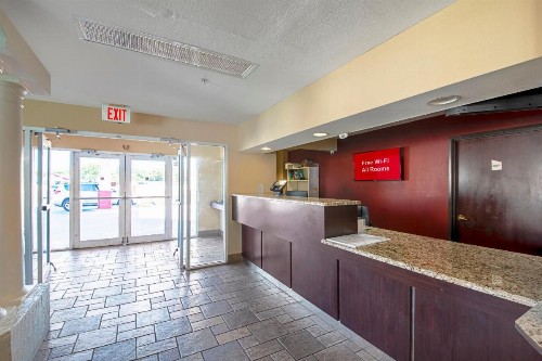 Red Roof Inn San Marcos - image 6