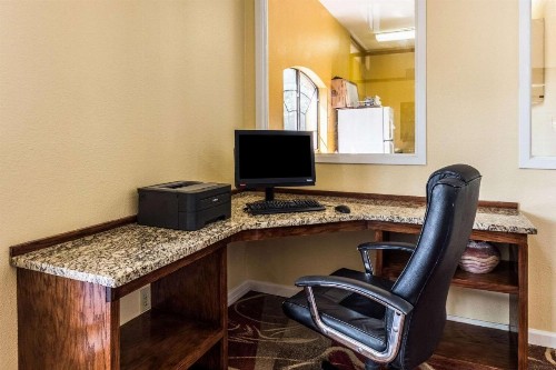 Quality Inn University near Downtown - image 25