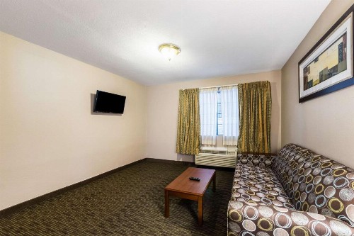 Quality Inn University near Downtown - image 37