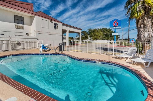 Motel 6-San Marcos TX - North - image 10