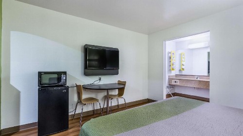 Motel 6-San Marcos TX - North - image 12