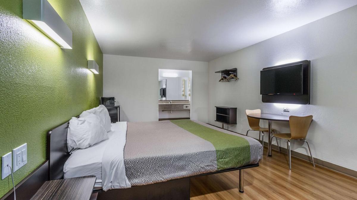 Motel 6-San Marcos TX - North - image 2