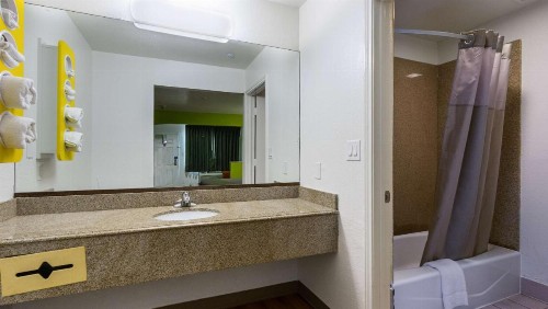 Motel 6-San Marcos TX - North - image 6