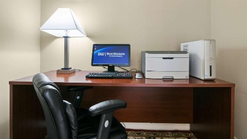 Best Western San Marcos - image 2