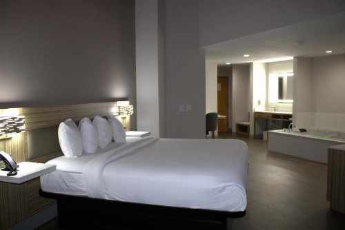 Baymont Inn & Suites by Wyndham San Marcos - image 13