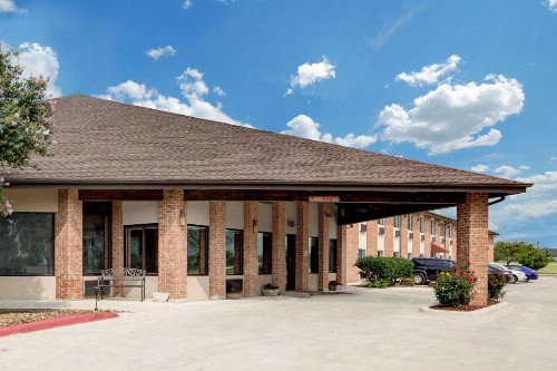 Baymont Inn & Suites by Wyndham San Marcos - image 19