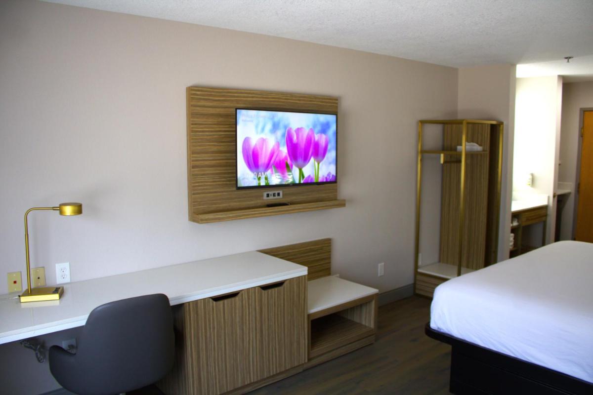 Baymont Inn & Suites by Wyndham San Marcos - image 4