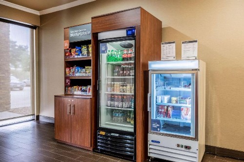 Comfort Suites Near Texas State University - image 17