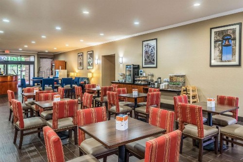 Comfort Suites Near Texas State University - image 3