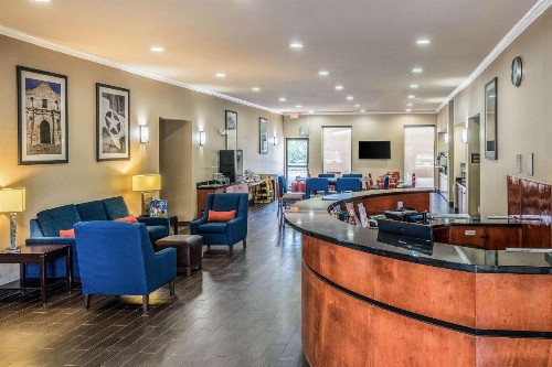 Comfort Suites Near Texas State University - image 5