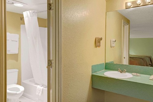 White Rock Inn - image 7