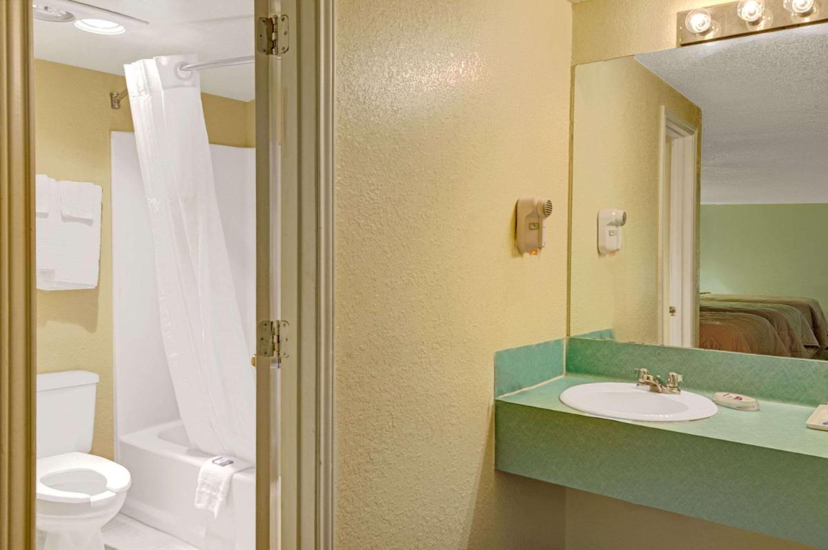 White Rock Inn - image 7