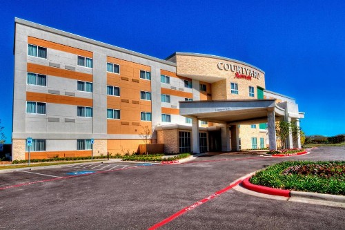 Courtyard by Marriott San Marcos - image 3