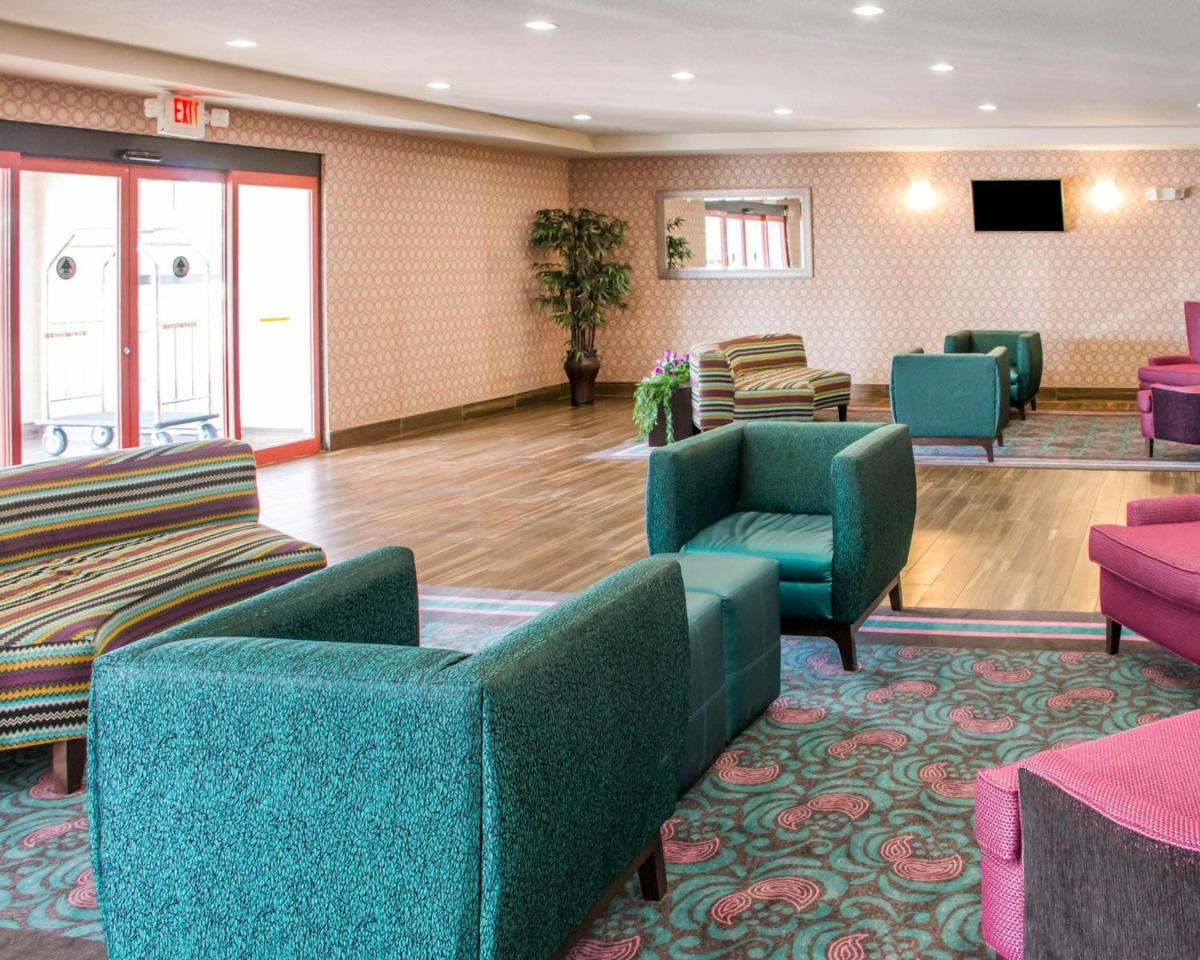 Comfort Inn & Suites San Marcos - image 7