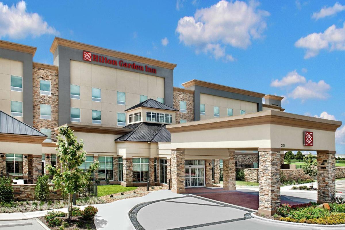 Hilton Garden Inn San Marcos - main image