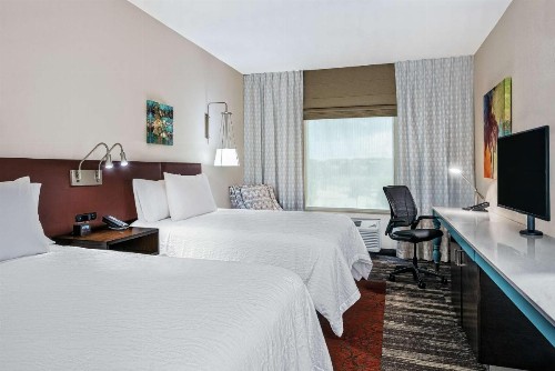 Hilton Garden Inn San Marcos - image 13