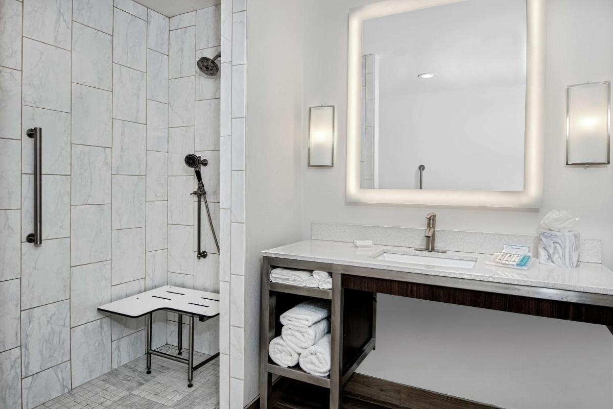 Hilton Garden Inn San Marcos - image 7