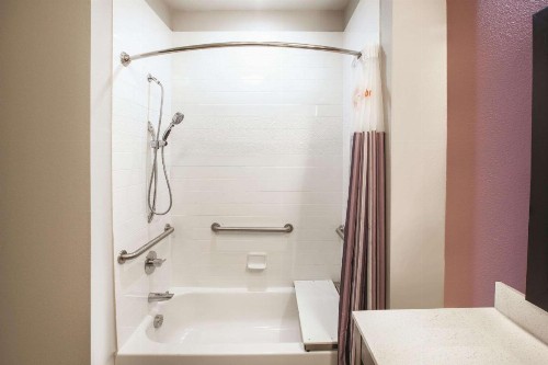 La Quinta by Wyndham San Marcos Outlet Mall - image 13