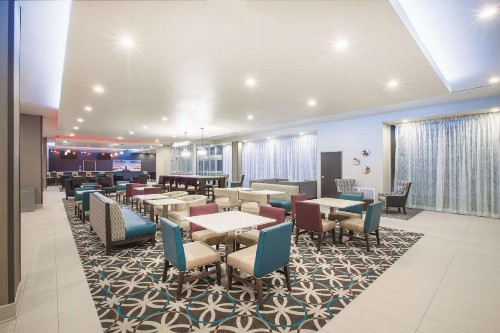 La Quinta by Wyndham San Marcos Outlet Mall - image 17