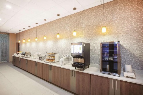 La Quinta by Wyndham San Marcos Outlet Mall - image 23