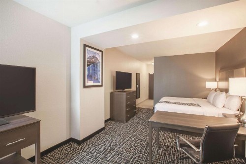 La Quinta by Wyndham San Marcos Outlet Mall - image 25