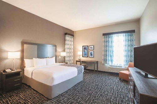 La Quinta by Wyndham San Marcos Outlet Mall - image 32