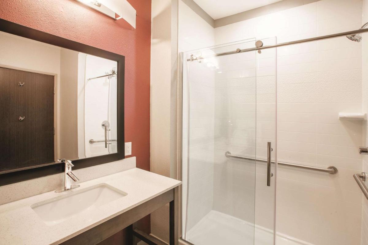La Quinta by Wyndham San Marcos Outlet Mall - image 5