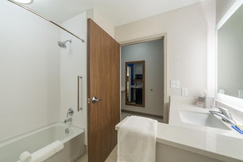 Holiday Inn Express & Suites - San Marcos South an IHG Hotel - image 35