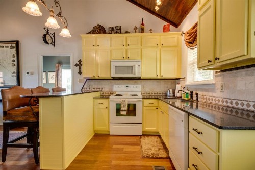 Four-O Ranch - image 9
