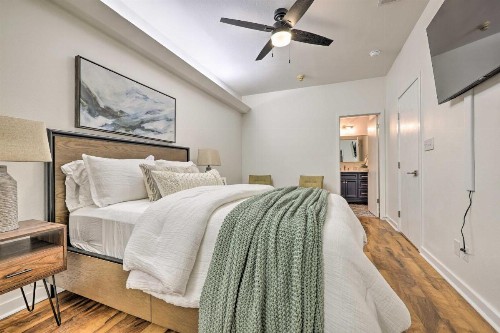 Renovated Dtwn Retreat Less Than 1 Mi to Plaza Park! - image 10