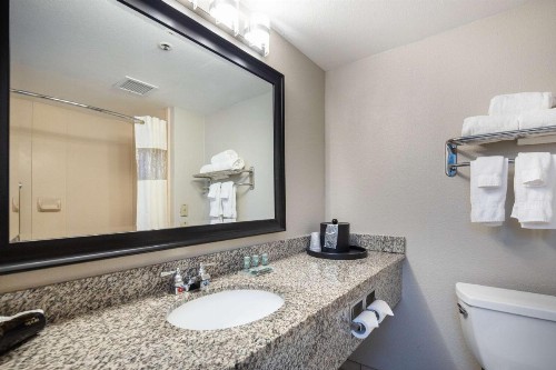 Best Western Coyote Point Inn - image 14