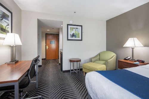 Best Western Coyote Point Inn - image 23