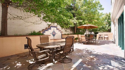 Best Western Coyote Point Inn - image 25
