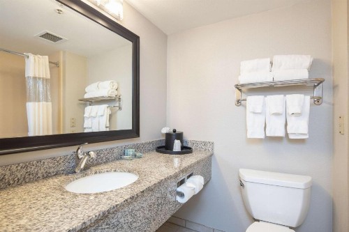Best Western Coyote Point Inn - image 4