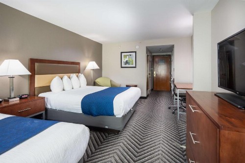 Best Western Coyote Point Inn - image 8