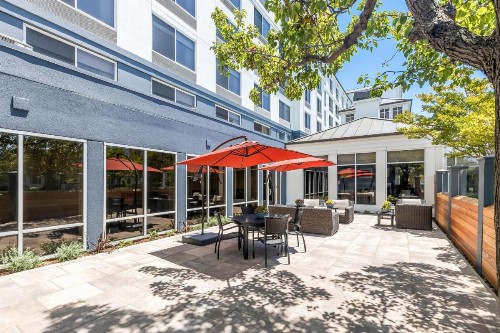 Hilton Garden Inn San Mateo - image 4