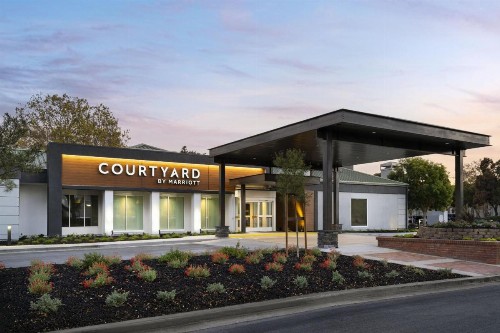 Courtyard by Marriott San Mateo Foster City - image 2