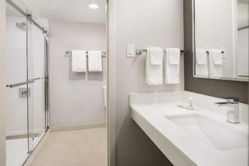 Courtyard by Marriott San Mateo Foster City - image 21