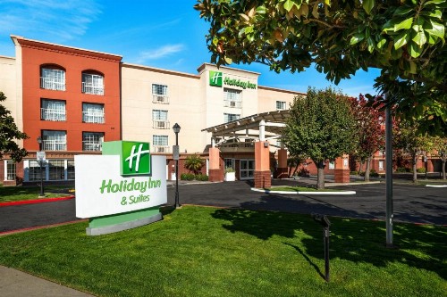 Holiday Inn & Suites San Mateo - SFO an IHG Hotel