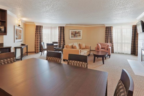 Holiday Inn & Suites San Mateo - SFO an IHG Hotel - image 17