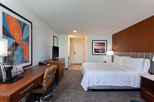 Holiday Inn & Suites San Mateo - SFO an IHG Hotel - image 38
