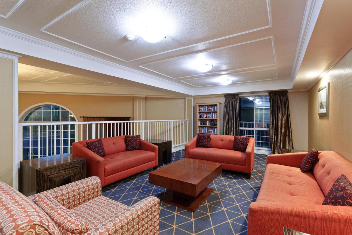Holiday Inn & Suites San Mateo - SFO an IHG Hotel - image 4