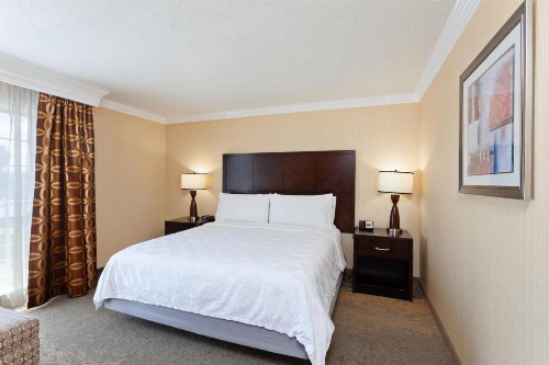 Holiday Inn & Suites San Mateo - SFO an IHG Hotel - image 7