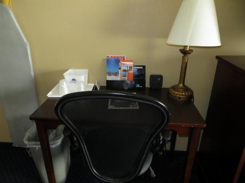 Americas Best Value Inn San Mateo - image 3