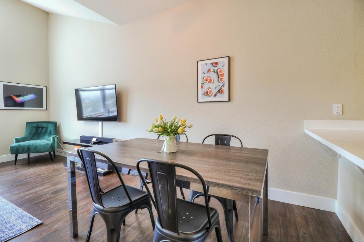 Urban Flat Apartments @ Foster City - image 7