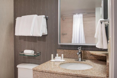 Courtyard by Marriott Richmond Berkeley - image 10