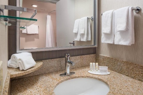 Courtyard by Marriott Richmond Berkeley - image 11