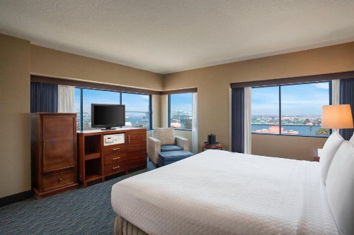 Crowne Plaza Hotel Los Angeles Harbor an IHG Hotel - image 40