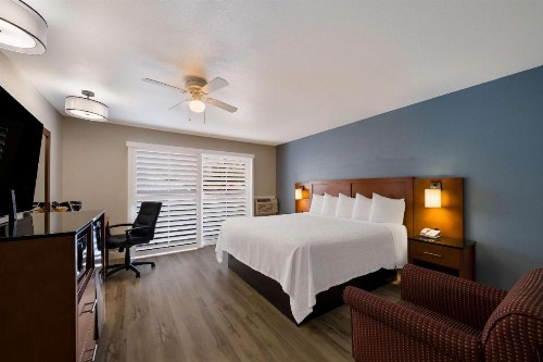 Days Inn by Wyndham San Simeon - image 14