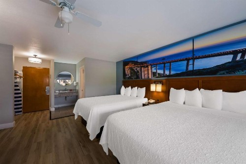 Days Inn by Wyndham San Simeon - image 19